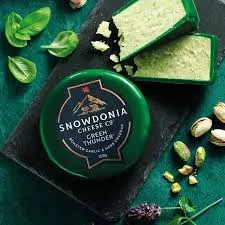 [121] SnoWdonia Cheddar Garlic Kg
